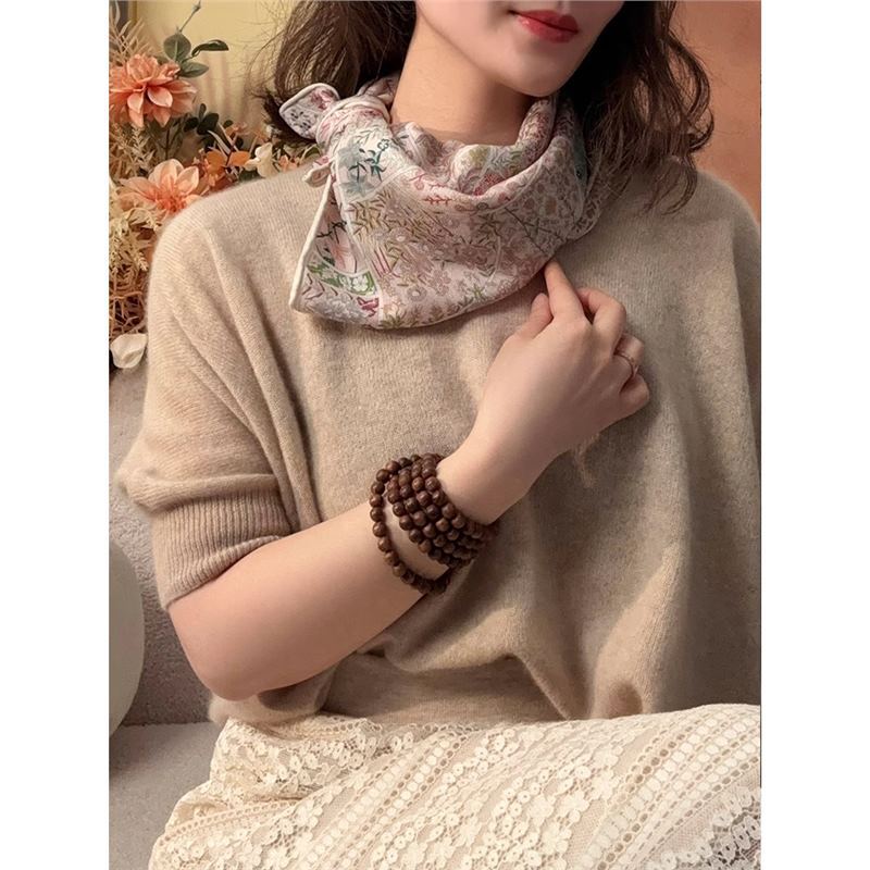 Mulberry silk silk wool silk wool blended pink garden square scarf women s spring and autumn high-end retro scarf silk scarf Standard