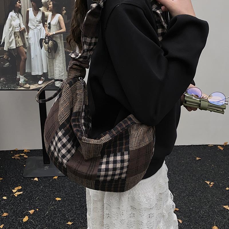 2025 Autumn New American Retro Messenger Bag Women's Plaid Shoulder Bag Niche Fashion Girl Dumpling Bag