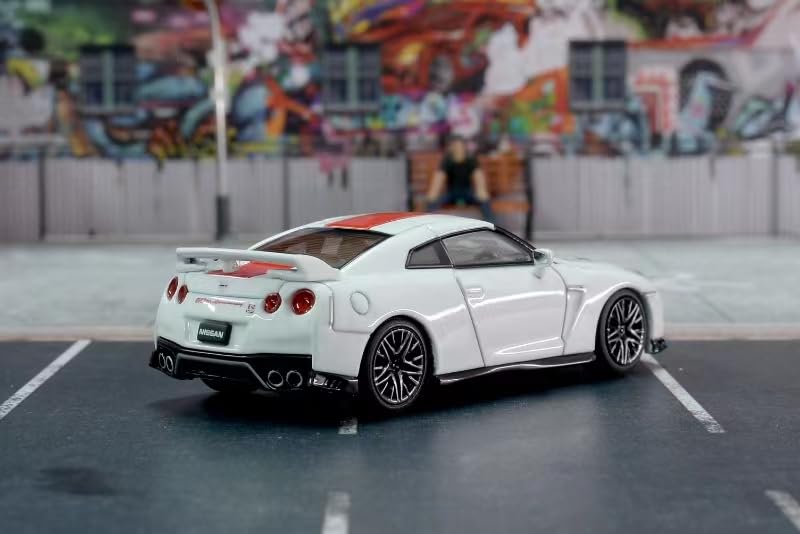 MOTORHELIX Nissan 50. výročí Briliantní bílá perleť Hotový produkt 1/64 GT-R (R35)