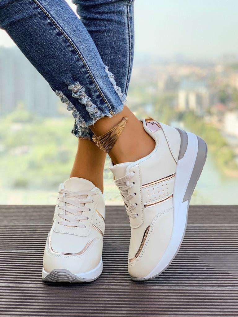Fashion Women's sports casual shoes are fashionable, thick-soled, large-sized leather sports shoes that are comfortable