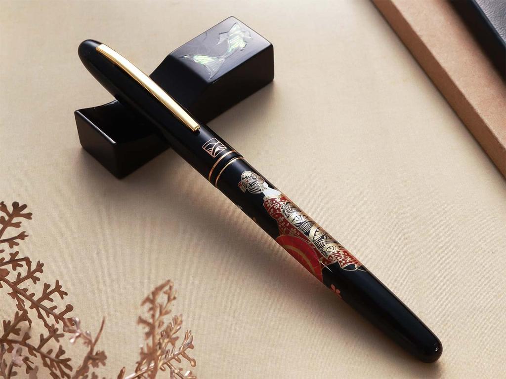 WANCHER Kuretake Modern Hana Maiko Fountain Limited Edition HANA MAIKO Fine Maki-e Pen, (F Nib)