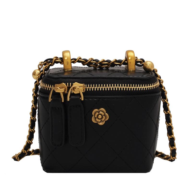 This Year, the Popular Diamond Embroidered Thread Small Bag Women's 2025 New Versatile Ins Chain Messenger Bag Fashion Mini Bag