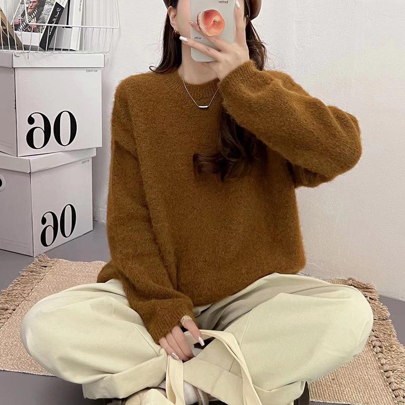Women's Solid Color Round Neck Knit Sweater - Autumn/Winter 2026 Collection