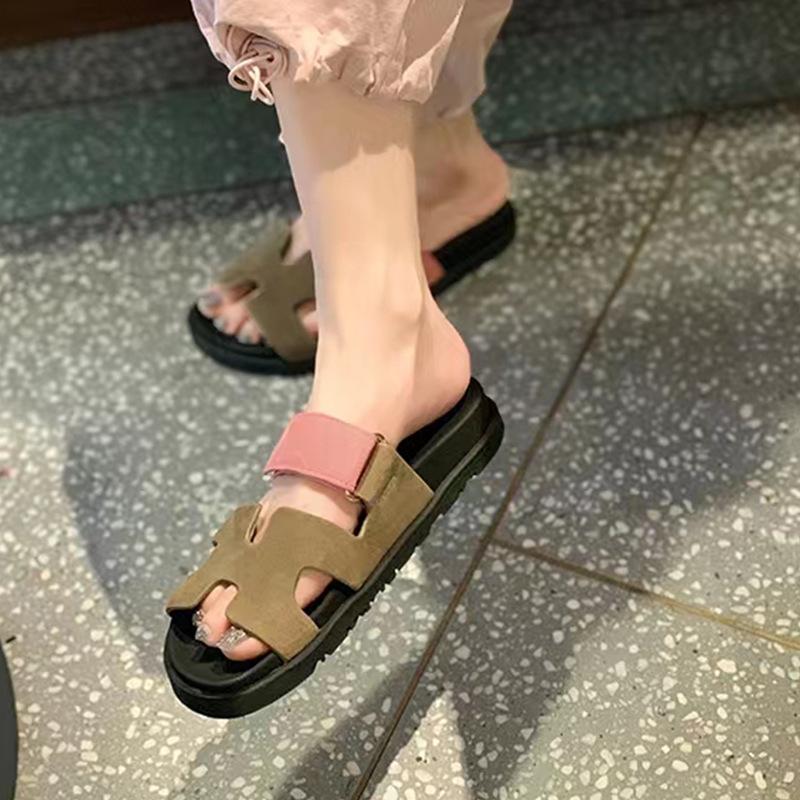 Sandali a fondo piatto Grape mother studiolee con fondo spesso calzature da esterno pantofole del secondo zio H da donna nuovi modelli estate 2025