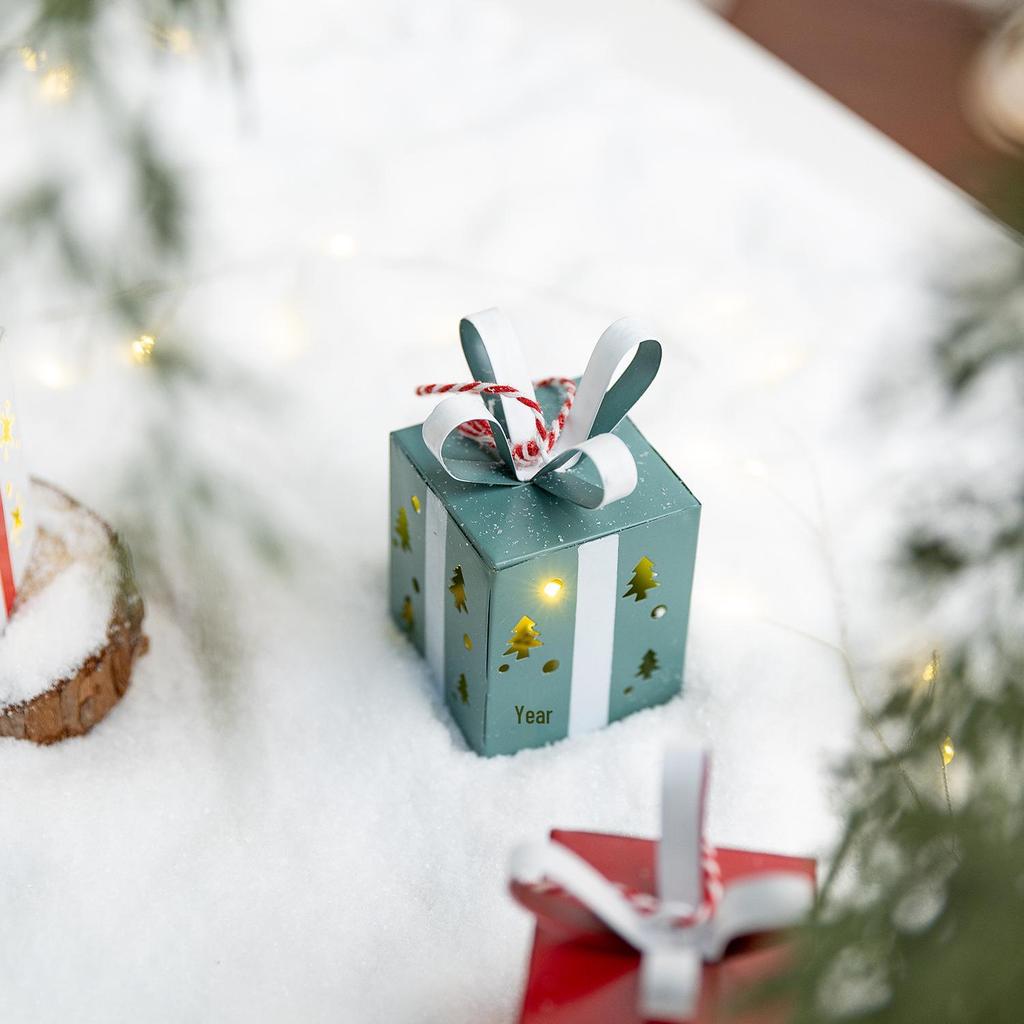 Nordic Luminous Wrought Iron Mini Gift Box Ornaments for Christmas Trees