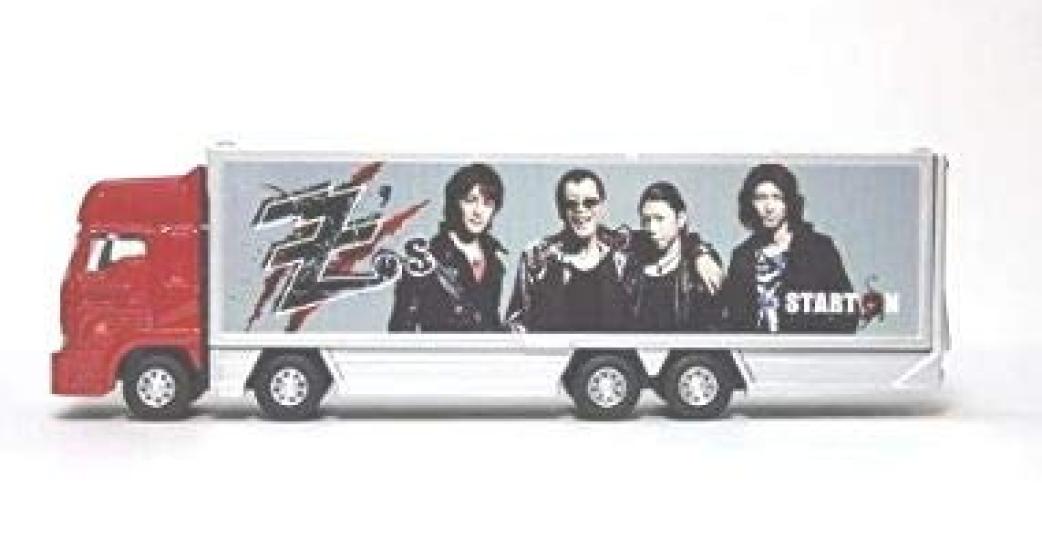 

Эксклюзивная для площадки концертного тура Eikichi Yazawa миниатюрная машина-транспортер START ON TOUR 2014 (ЭЙКИТИ ЯДЗАВА) Z s