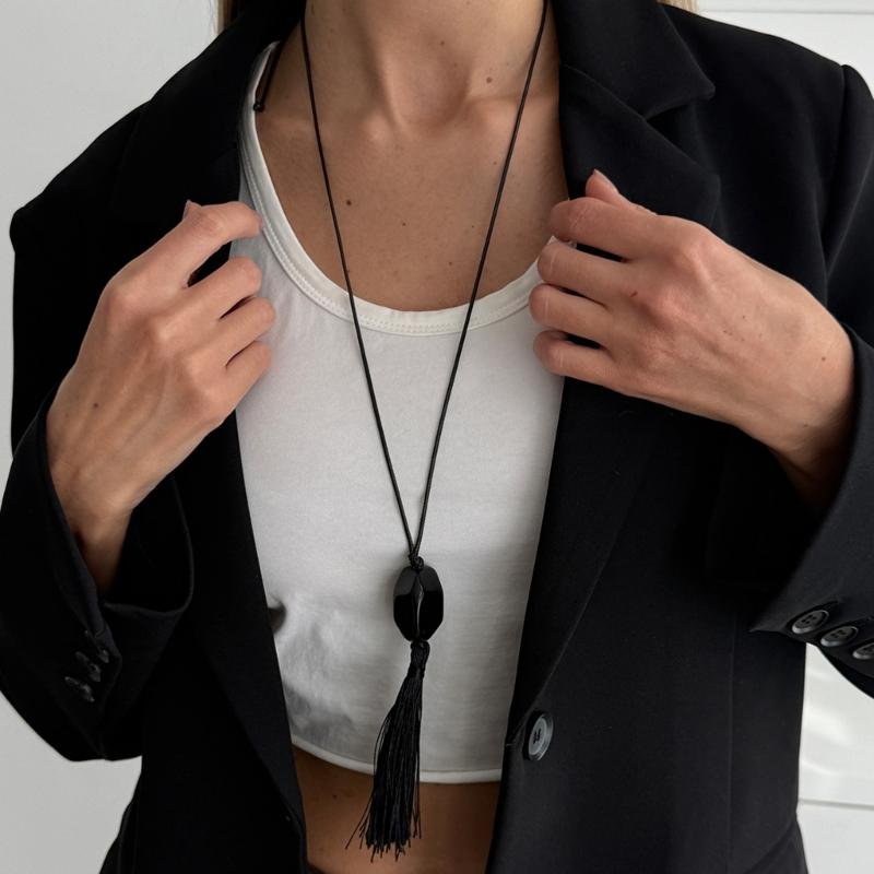 Stylish Retro Long Beaded Necklace Featuring Black Resin Pendant And Delicate Fringe Designs For Daily Wear