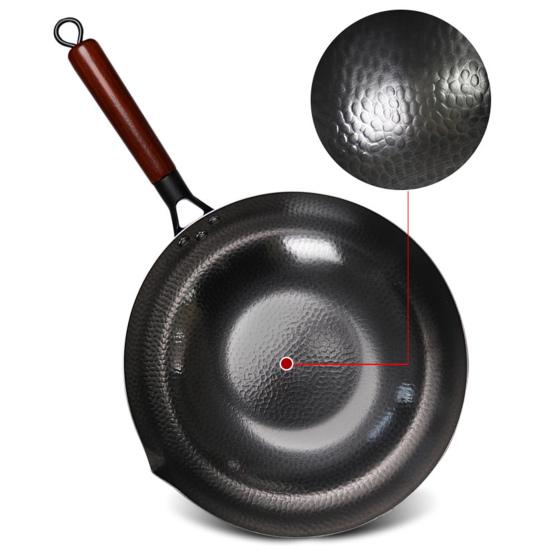 Forged Iron Wok Pan Non-Stick Fish Scale Skillet Pot Even Heating Ergonomic Handle Cooking Pot for Frying Stewing Steaming