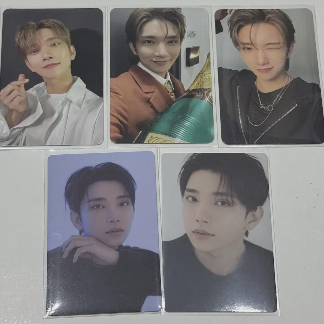 

Seventeen Mini Vol. 12 Joshua Photocard New Version Blue Version Carat Van De Ball