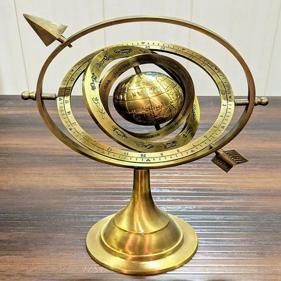 Himmlischer Globus aus Messing, Armillarsphäre, Armillarsphäre aus Messingdekor, Tischplatte, Messingdekor,
