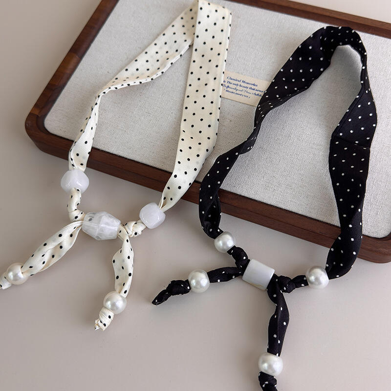 Modisches Schwarz-Weiß-Pünktchen-Schal-Halskette für Damen Boho Imitation Perle Verstellbare Halskette Hawaiianischer Schmuck Zubehör