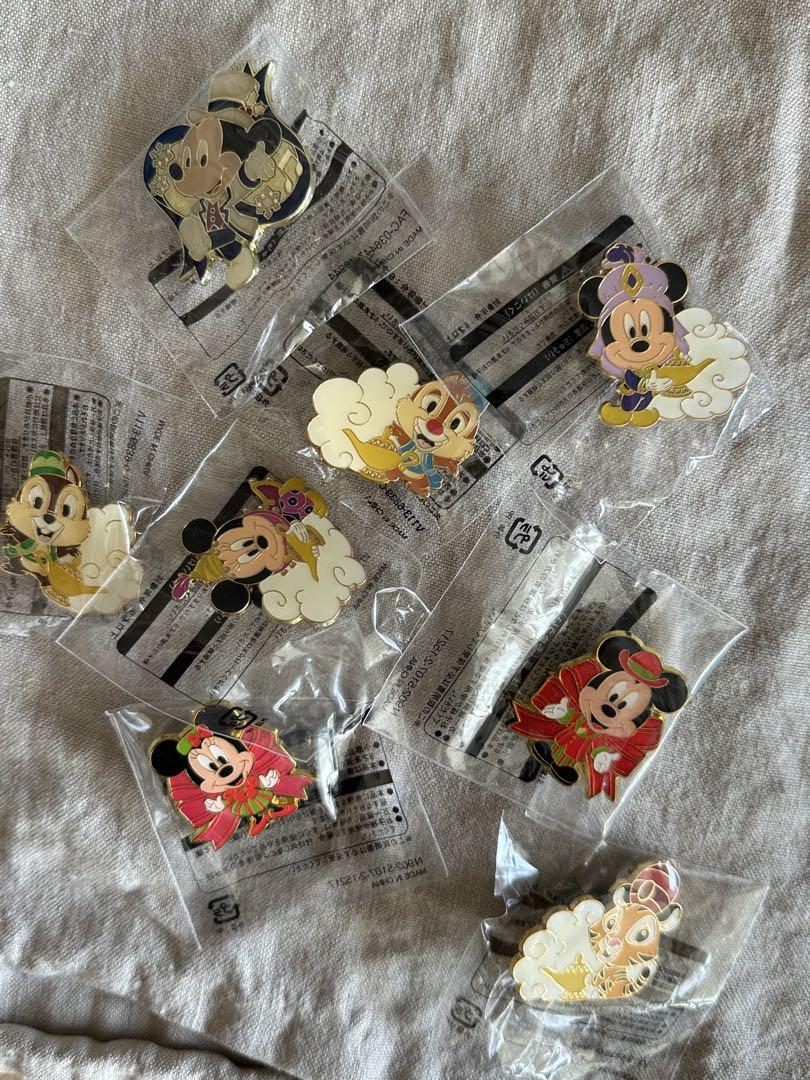 

[Б/У] Набор из 8 значков Disney Микки и его друзей
