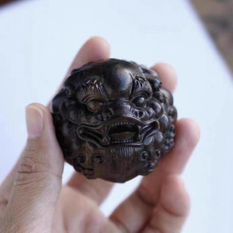 Boxwood Carved Lion Head Pixiu Handheld Massage Ball - Animal-Themed Gift for Elders