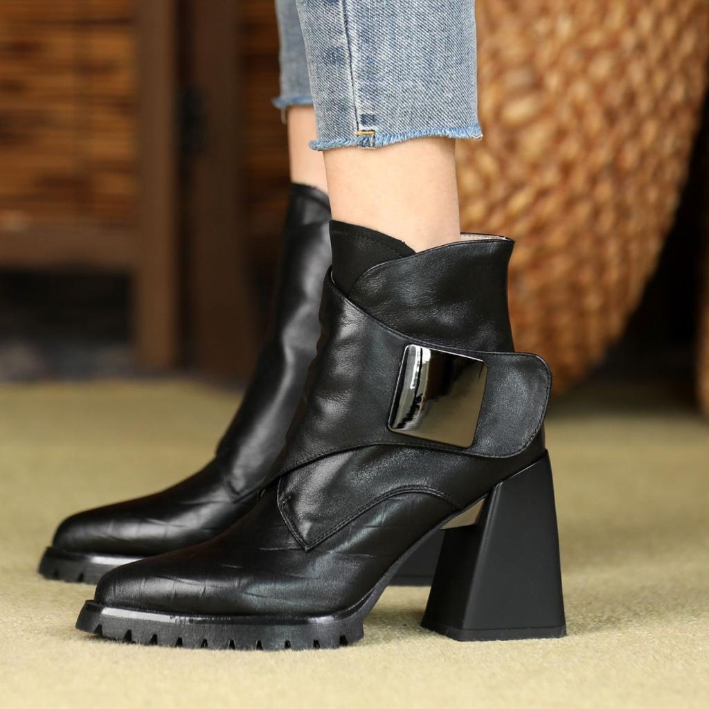 New Pointed Metal Sheet Women's Boots Retro Waterproof Table Small Man Velcro New European and American High-heeled Martin Boots Women