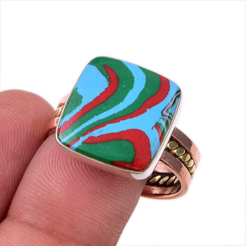 

Кольцо из двухцветного серебра 925 пробы с натуральным радужным кальцийсодержащим драгоценным камнем S.10 V3z62