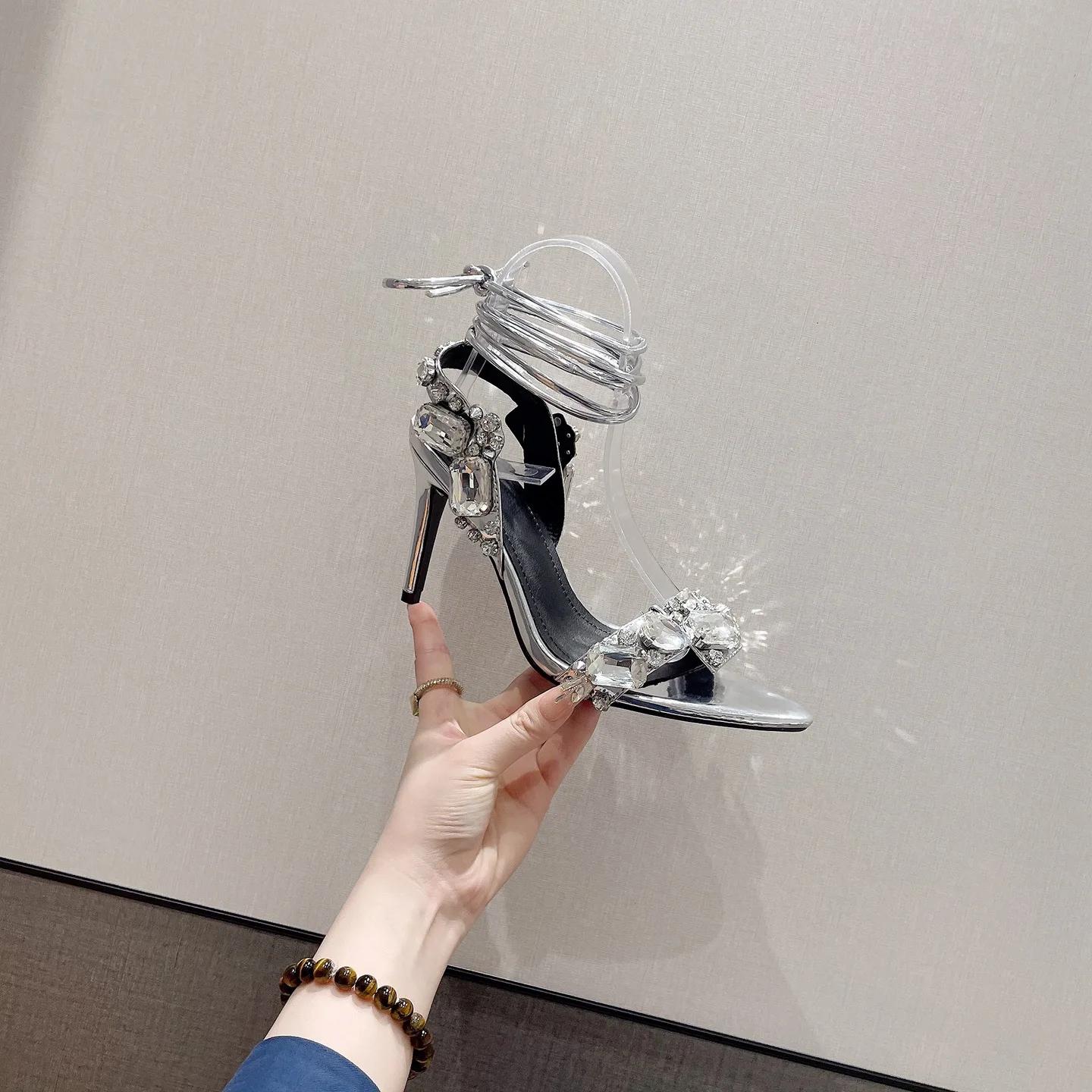 

Гладиаторские сандалии Римские сандалии Летние со стразами Узкий ремешок Задний ремешок Лакированная кожа 11 см Тонкий каблук Новинка Туфли Женская обувь 42