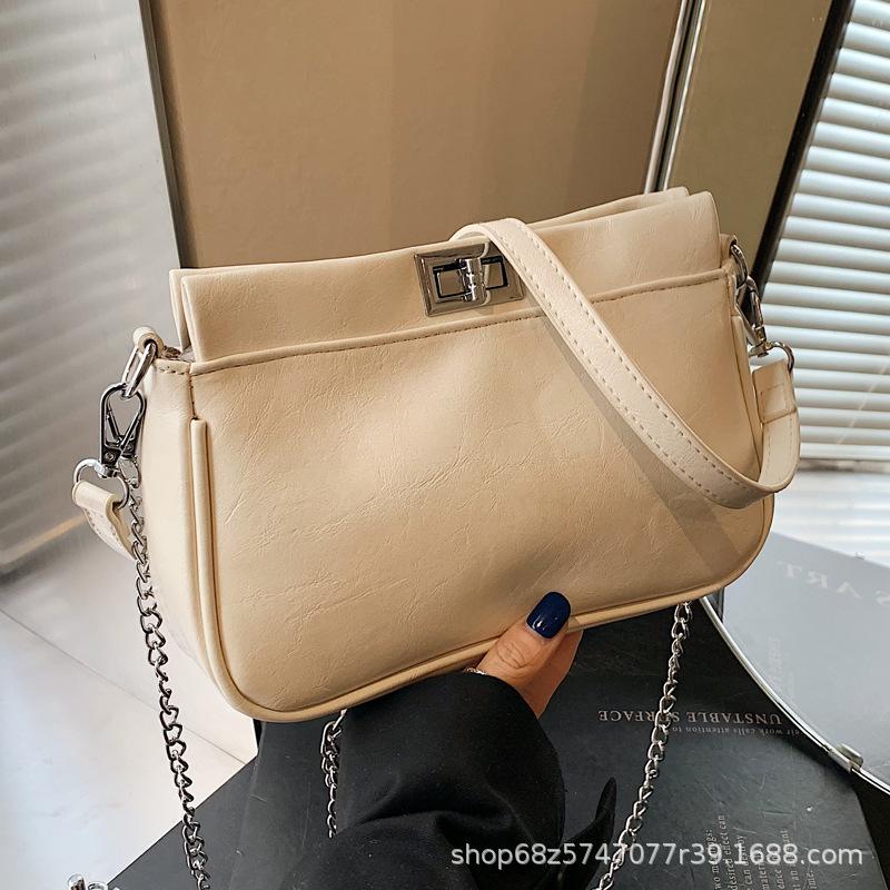 Fashion 2025 new niche design stray bag niche high sense messenger versatile commuter bag shoulder armpit bag