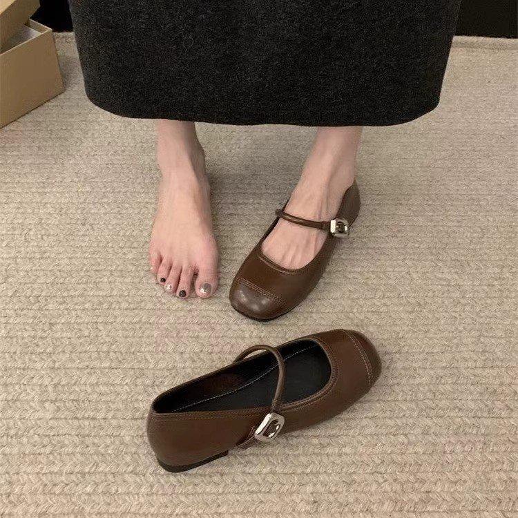 Retro Mary Jane shoes women's 2025 spring and autumn new one-word with light mouth round head single shoes flat bottom with skirt small leather shoes