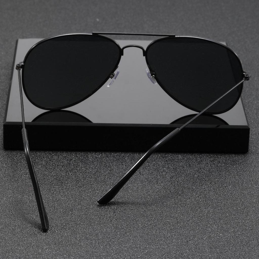 Men's Polarized Blue Sunglasses - Korean Style Polygonal Metal Frame for Driving & Beach Travel