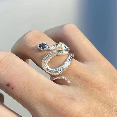 Seeblauer Topas-Schlangenöffnungsring mit kreativem Nischendesign, Ring im coolen Stil