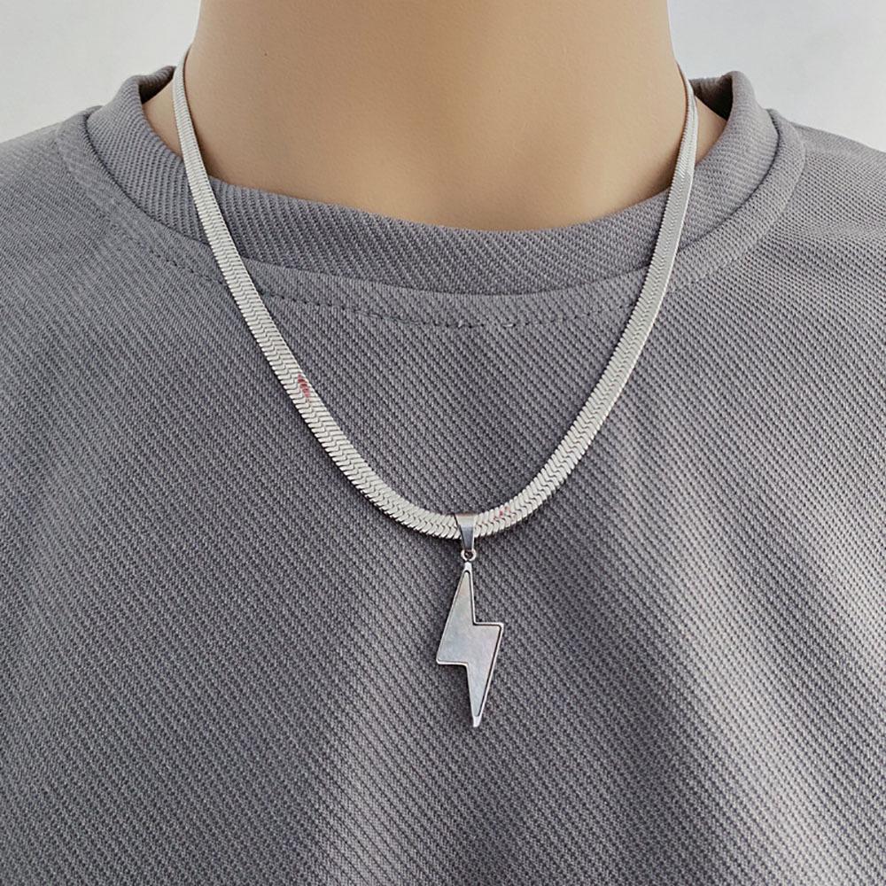 

Унисекс Кулон в виде молнии серебристо-белого цвета с перламутром на ожерелье из цепочки «змеиная кость»