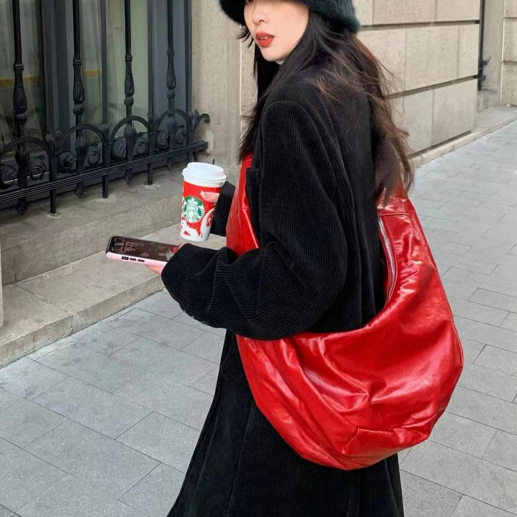 Dámská taška 2024 Podzim Zima Móda Nová Velkokapacitní Taška přes rameno Čisté a tašky Crossbody Taška pro dívky Designová