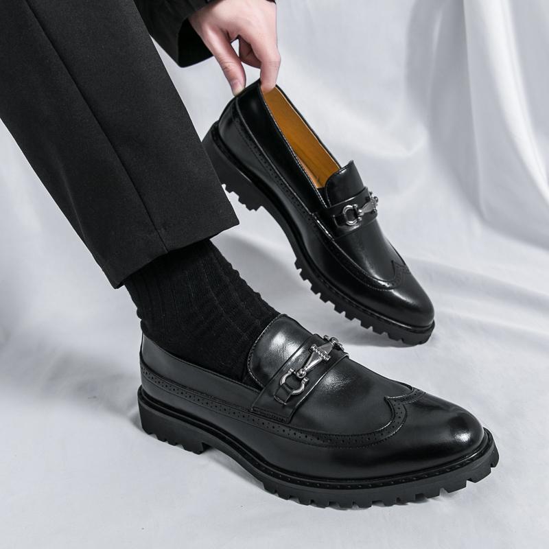 Herren Ganzjahres-Ein-Schritt-Retro-Britisch-Set Spitz zulaufende Loafer Koreanische Version Atmungsaktiv Faul Lässig Herrenschuhe