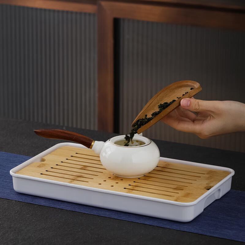 

Portable Mutton Fat Jade Tea Set