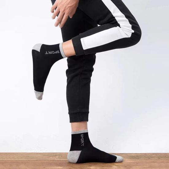 5 Pairs Men's Crew Socks Moisture-Wicking Athletic Socks Soft Breathable