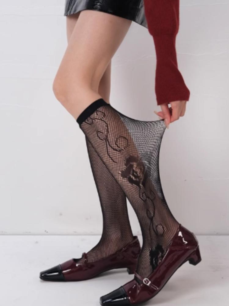 Spring and Summer Vintage Fishnet Stockings Hollow Knee High Socks Floral Pattern Lace Jacquard Slimming Calf Socks for Women
