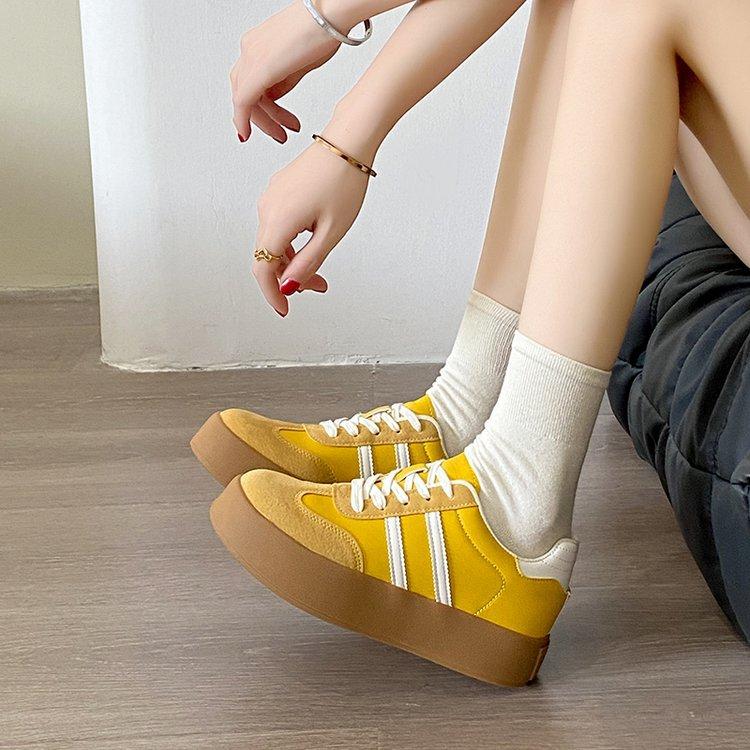 

Small person 7cm inner height increase red German training shoes women s 2025 spring new retro platform casual board shoes women s tide 34