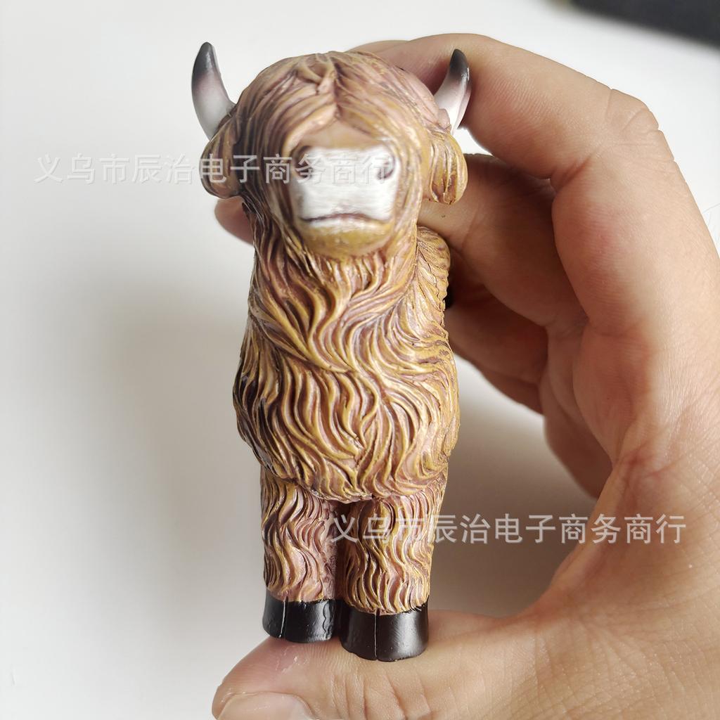 New creative resin highland cow statue pendant home wall decoration highland cow flower pot pendant