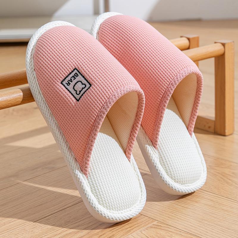 Cotton Non-Slip Slippers for Women and Men: Indoor, Warm, Furry, Suitable for Spring, Autumn, and Winter.