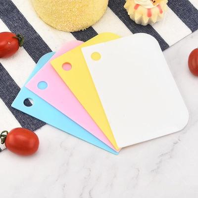 Juego de 3 Rasquetas de Crema para Bricolaje Cocina Forma de Diente Recto Arco Cortador de Crema y Pan Plástico Raspador para Pasteles Herramientas para Hornear Fondant