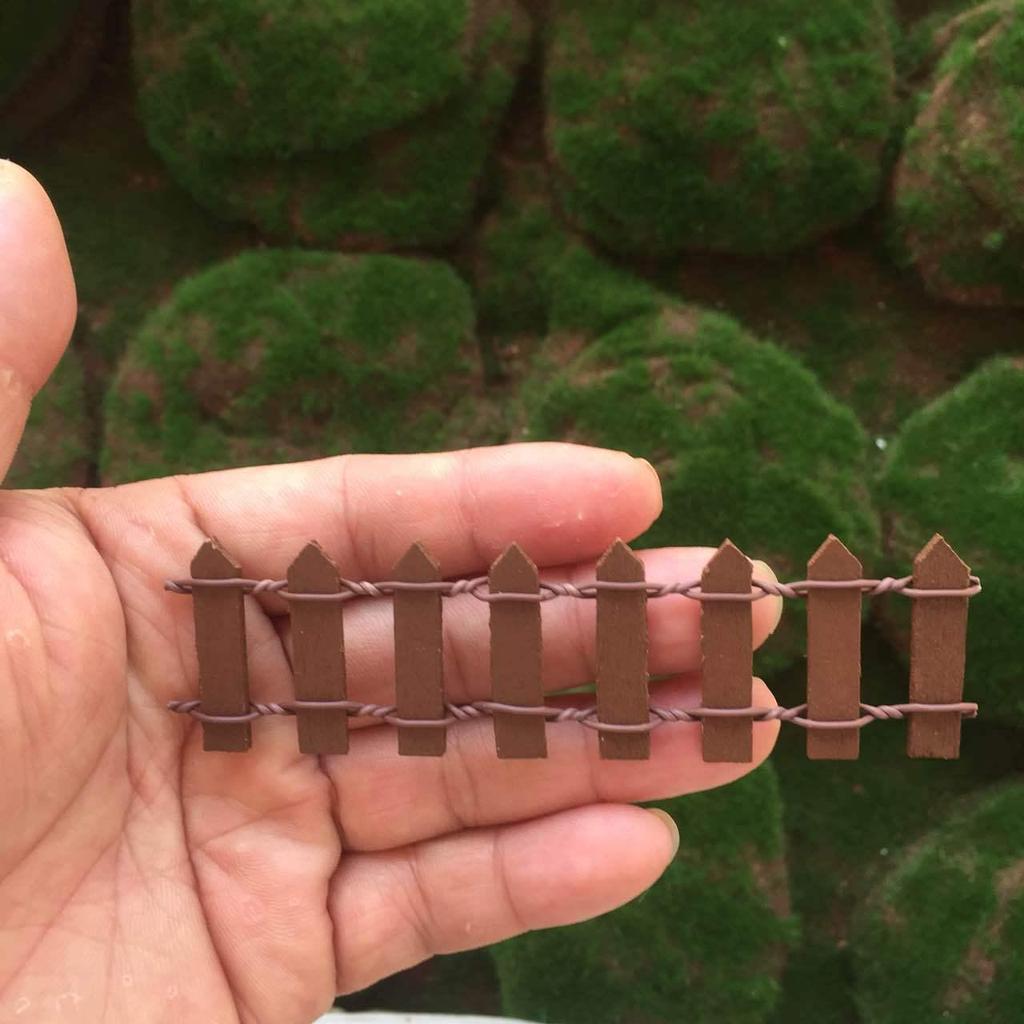 Eight-Piece Mini Succulent Wood Fence Ornaments