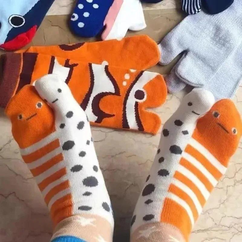 New Funny Split Toe Socks with Abstract Eel Print Quirky Aquarium Style Mid Calf Sock for Men Women Unique Funny Socks