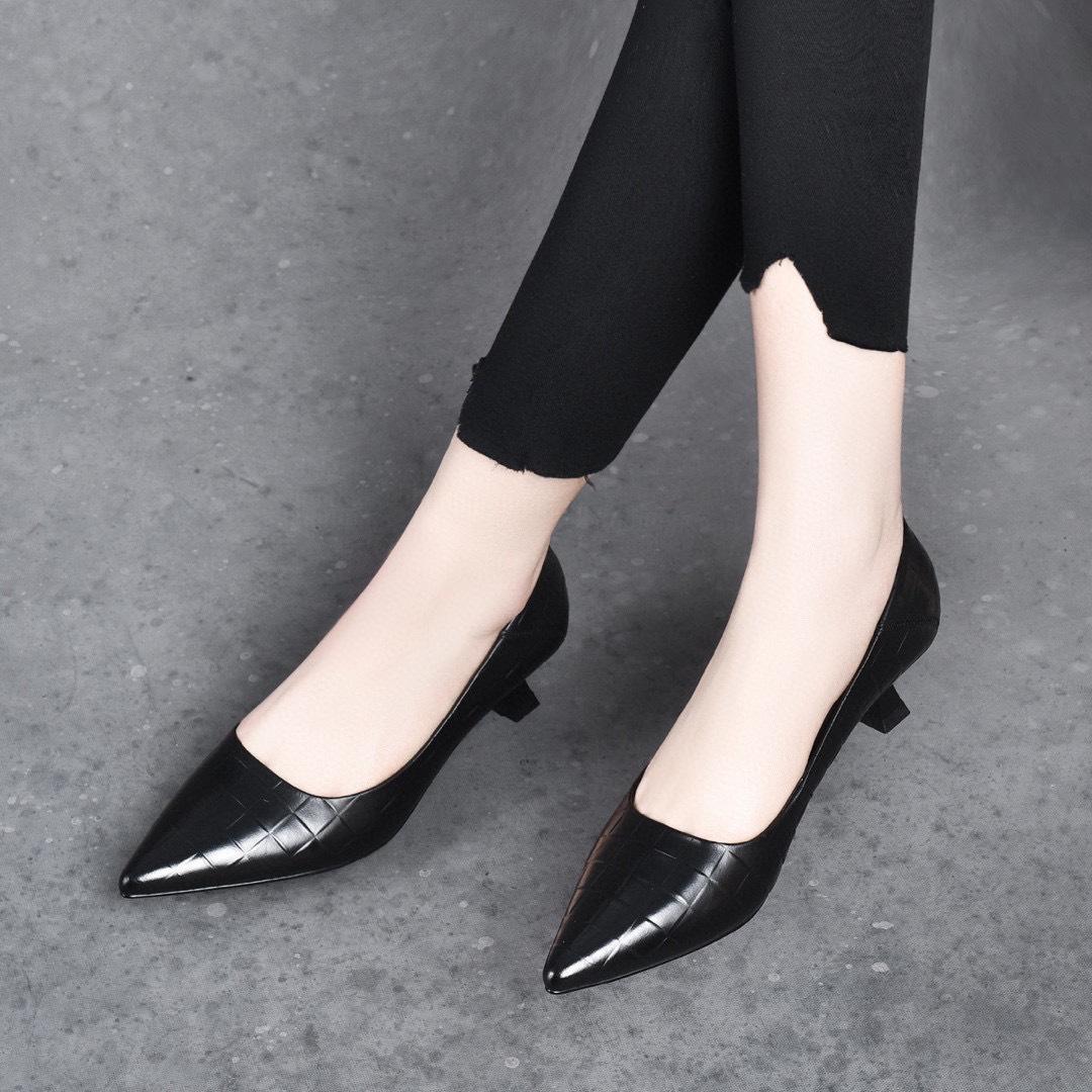

2024 spring and summer new pointed high heels first layer cowhide simple thin heel shallow mouth women s shoes three kinds of high heel work shoes 35
