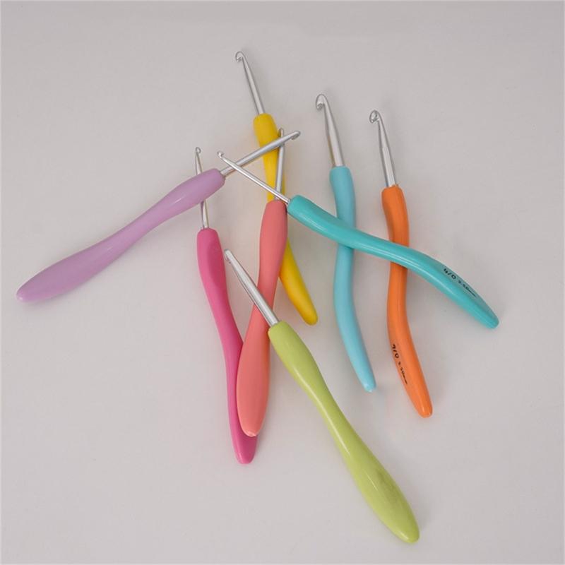 8Pcs Crochet Hook, Plastic Crochet Needle for Crocheting Yarns, Ergonomic Handle Crochet Hook Set, Crochet Needle Set