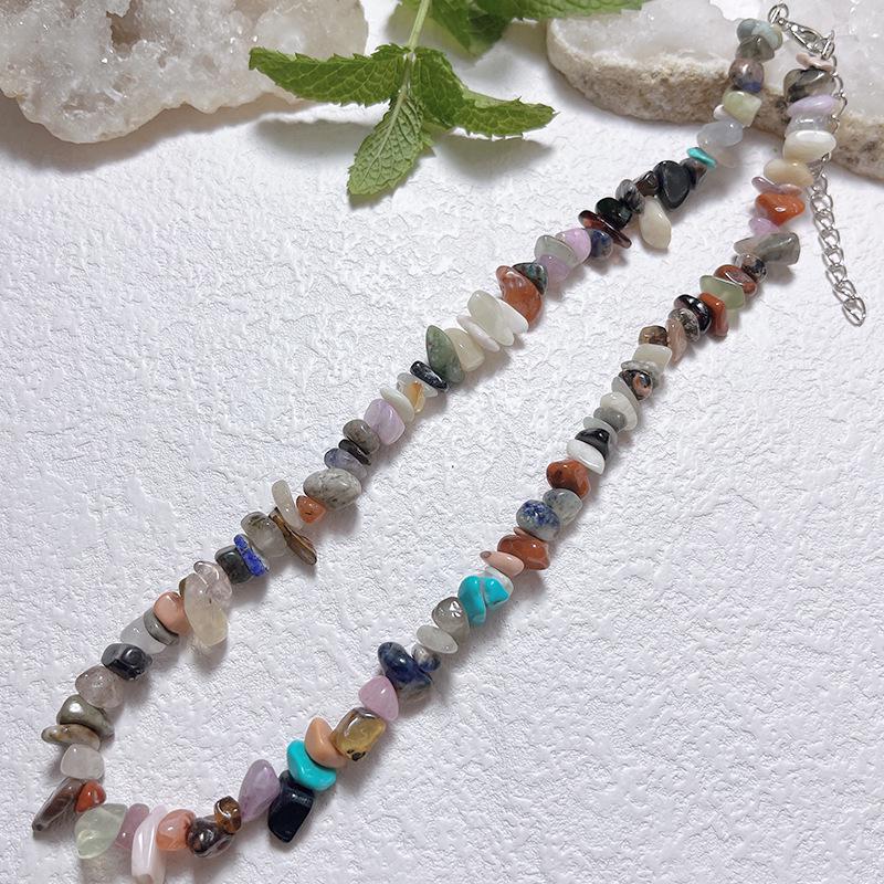 Богемное агатовое ожерелье-чокер из натуральной хрустальной крошки Pebble Necklace 5-8cm 20-38g