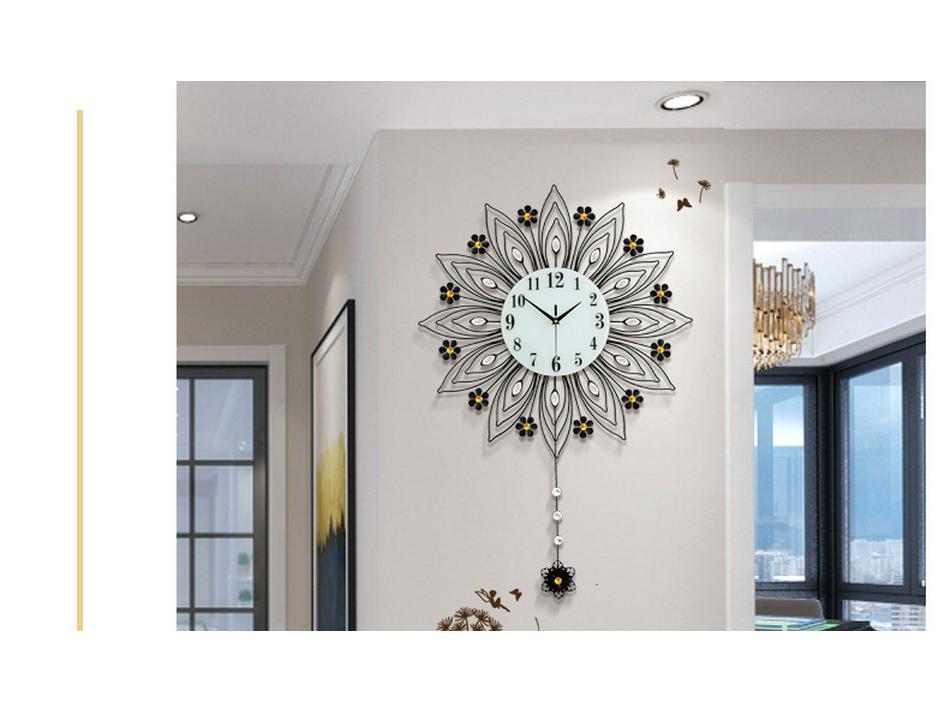 European Luxury Peacock Wall Clock for Elegant Living Room Decor