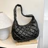 Chic And Versatile Shoulder Bag For Women Featuring Diamond Pattern And Soft Fabric