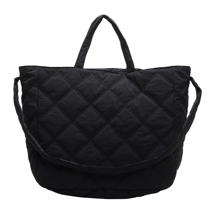 

Rhombus embroidered thread shoulder bag large capacity tote bag simple versatile shoulder messenger bag fashionable commuter bag One size чёрный