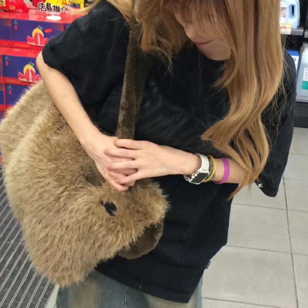 Dolphin Bag Kapibara Bag Shoulder Bag Hair Bag Winter Large-Capacity Women'S Bag Plush Tote Bag