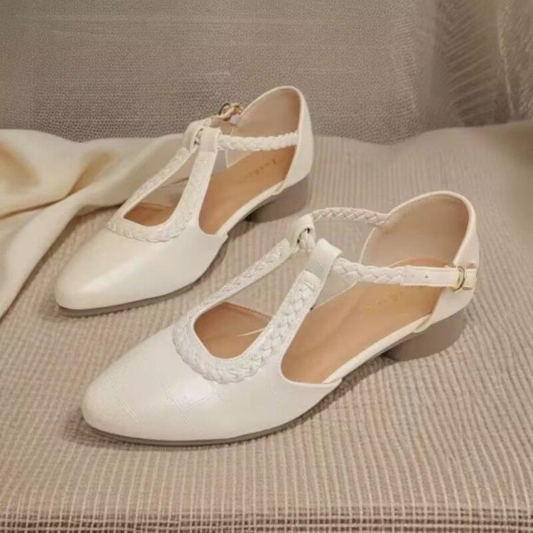 French retro leather bag head sandals women's 2025 new summer soft leather pointed cross belt hollow single shoes small leather shoes