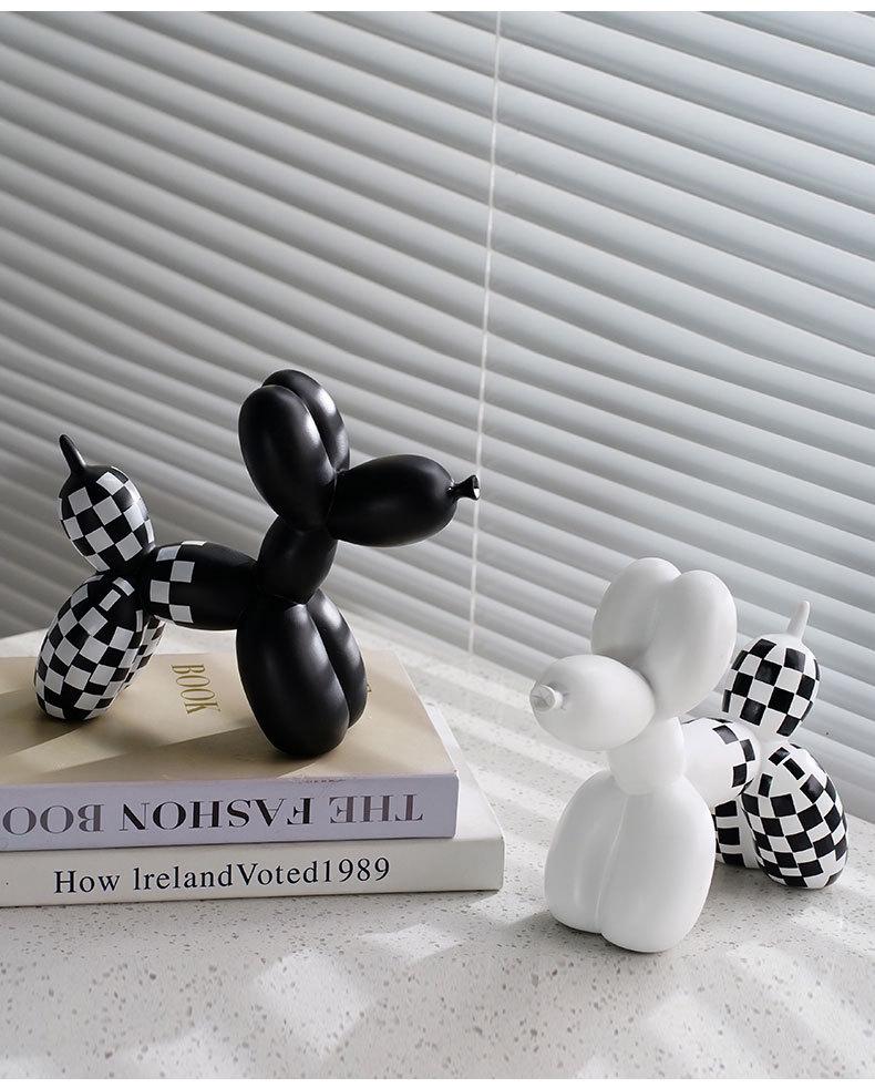 Szachownica Czarno-Biały Ozdoba Piesek z Balonu: Dekoracje Domowe z Żywicy do Salonu i Przedpokoju