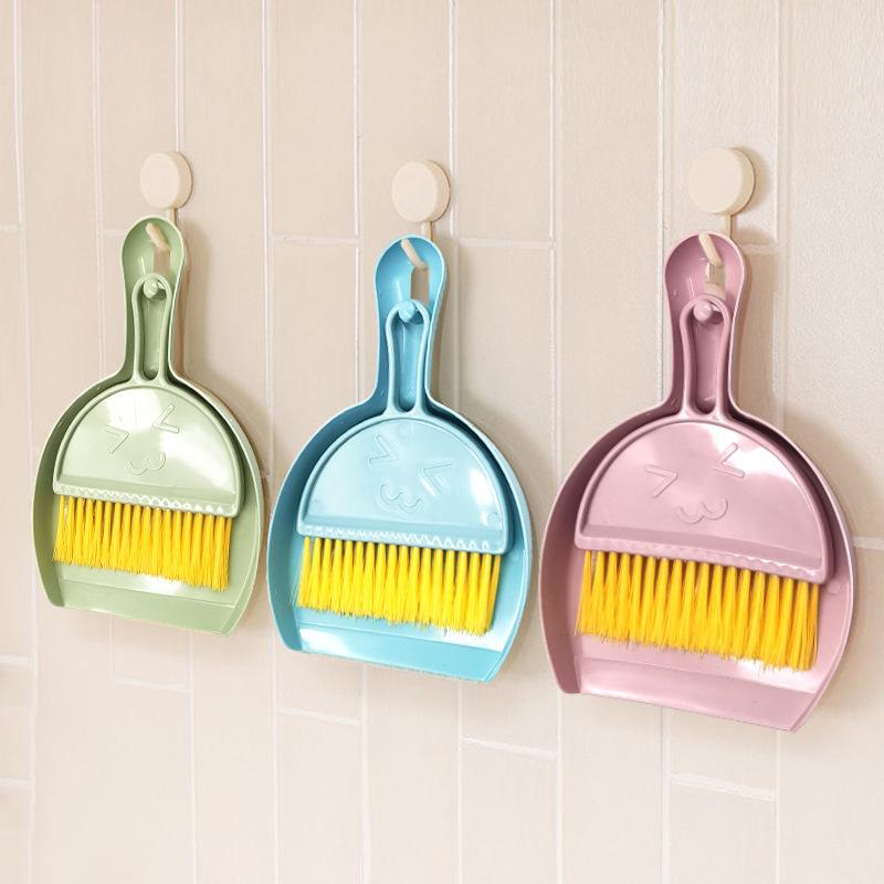Smiley Desktop Mini Small Broom, Keyboard Cleaning Brush with Dustpan Small Broom Set, Computer Sundries Brush