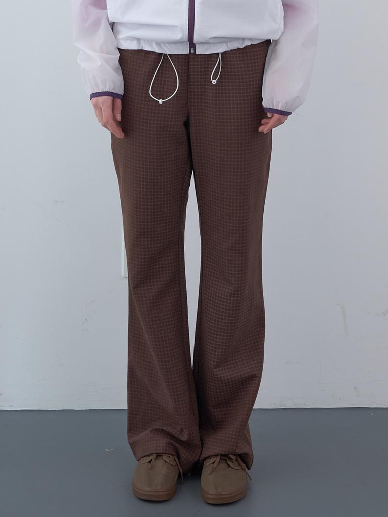 ENZO BLUES Matte Check Elastic Bootcut Pants (Brown)