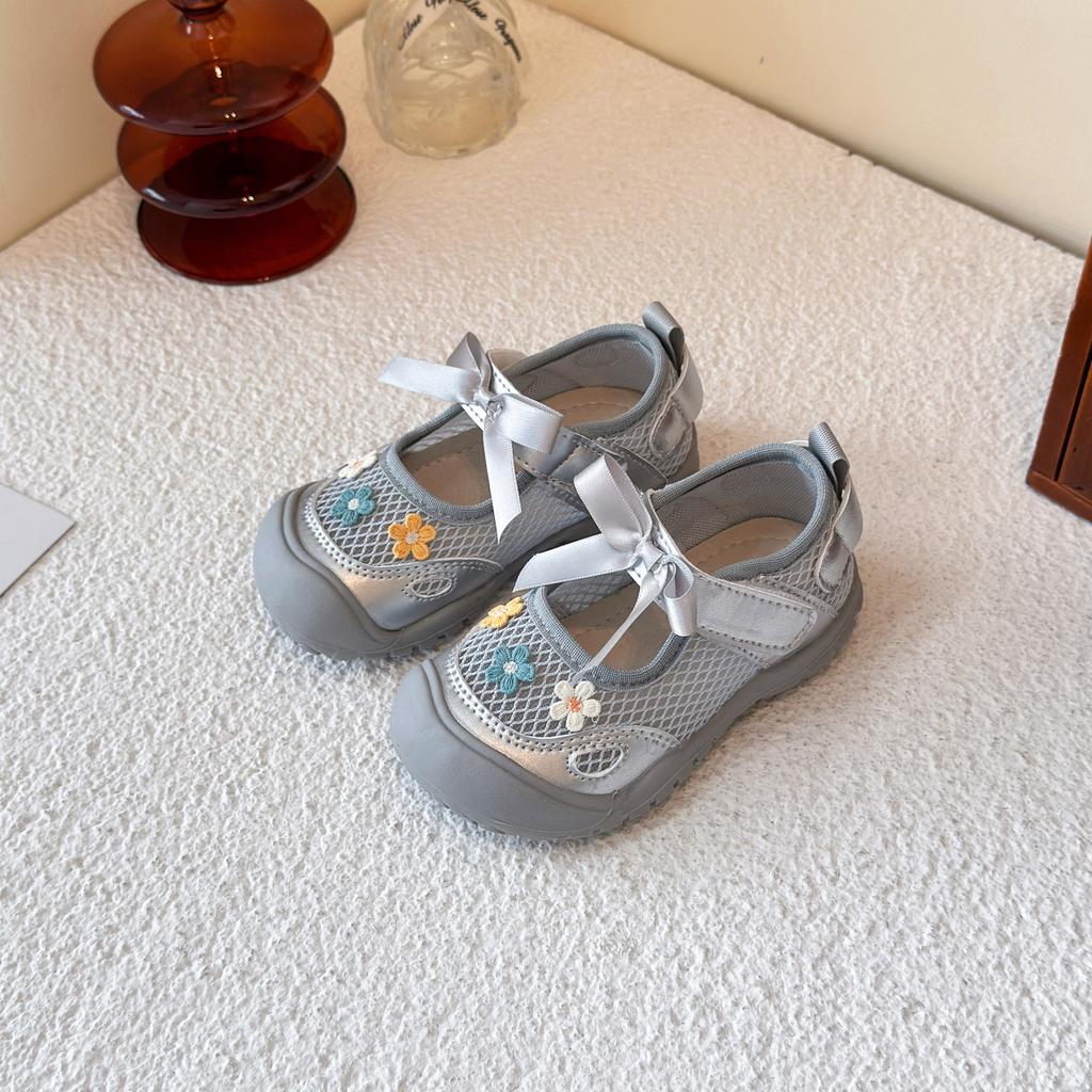 Summer Sneakers Kids New Fashion Breathable Sneakers Girl Soft Sole Anti Slip Casual Girl Shoes Comfort Exquisite Simple Sandals