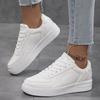 Klassieke Witte Ademende Platte Sneakers voor Dames - Comfortabele, Trendy, Veelzijdige Zomer Casual Schoenen met Zachte Zool.