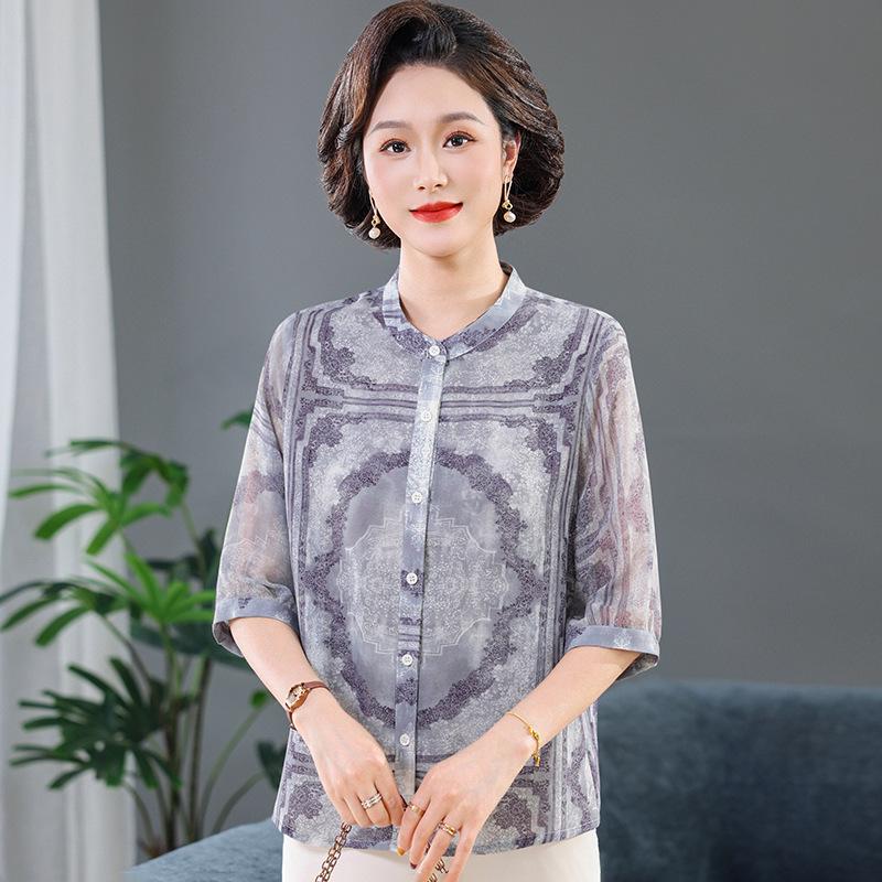 

Fashionable Imitation Silk Summer Top: Stylish Print, Plus Size, Slimming, Loose Fit for Middle-Aged and Elderly Women. 2XL (105-120 jin)